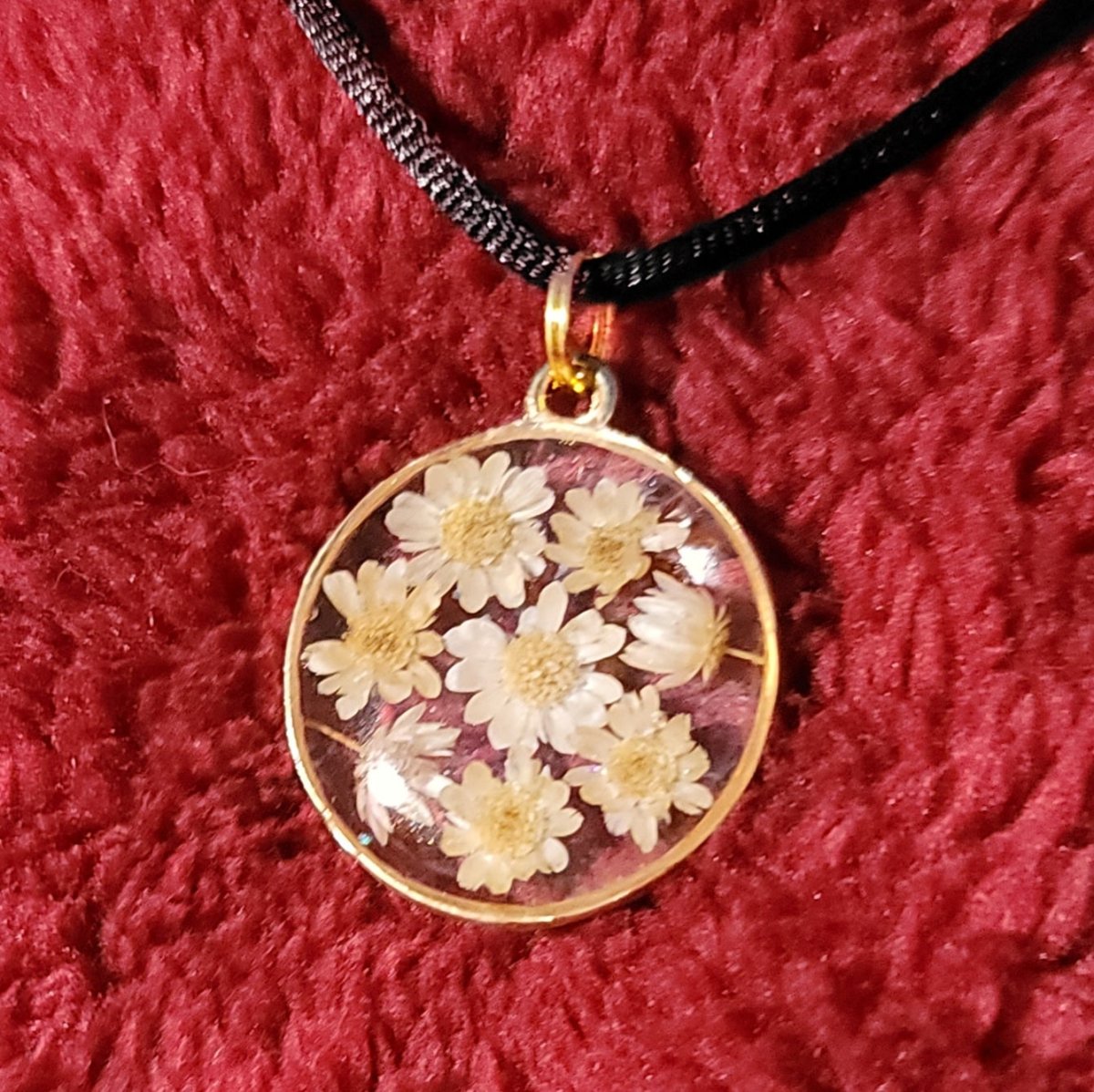 Golden Daisy Bouquet Pendant Charm - BluSparkle