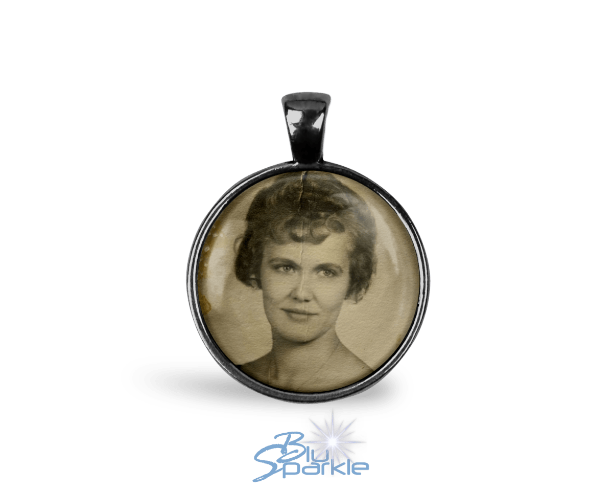 Personalized Photo Round Pendants - BluSparkle